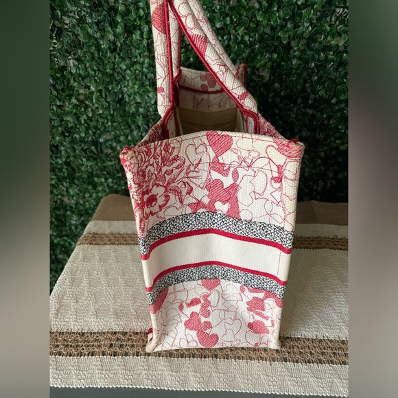 Christian Dior Limited Edition Valentines Day Medium Book Tote Authentic - Picture 3 of 12